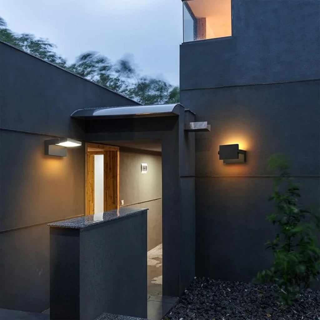 AutoGlow™ Outdoor LED Wall Light