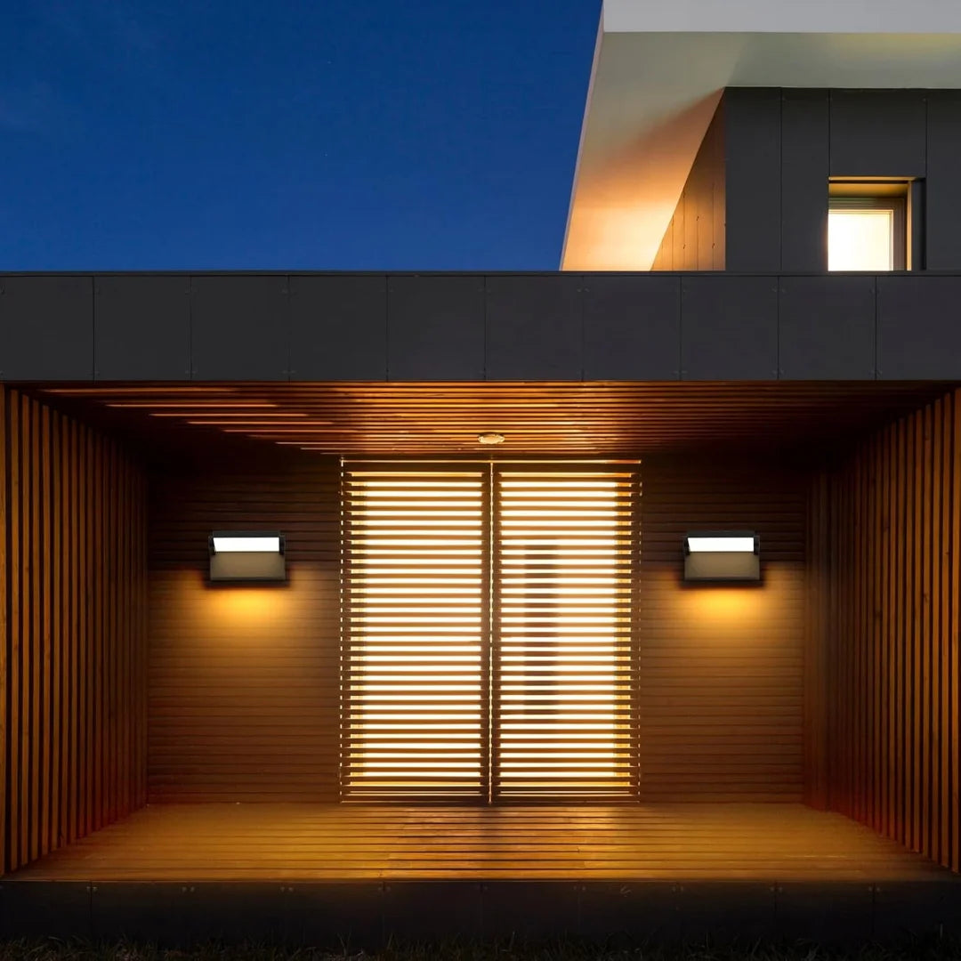 AutoGlow™ Outdoor LED Wall Light