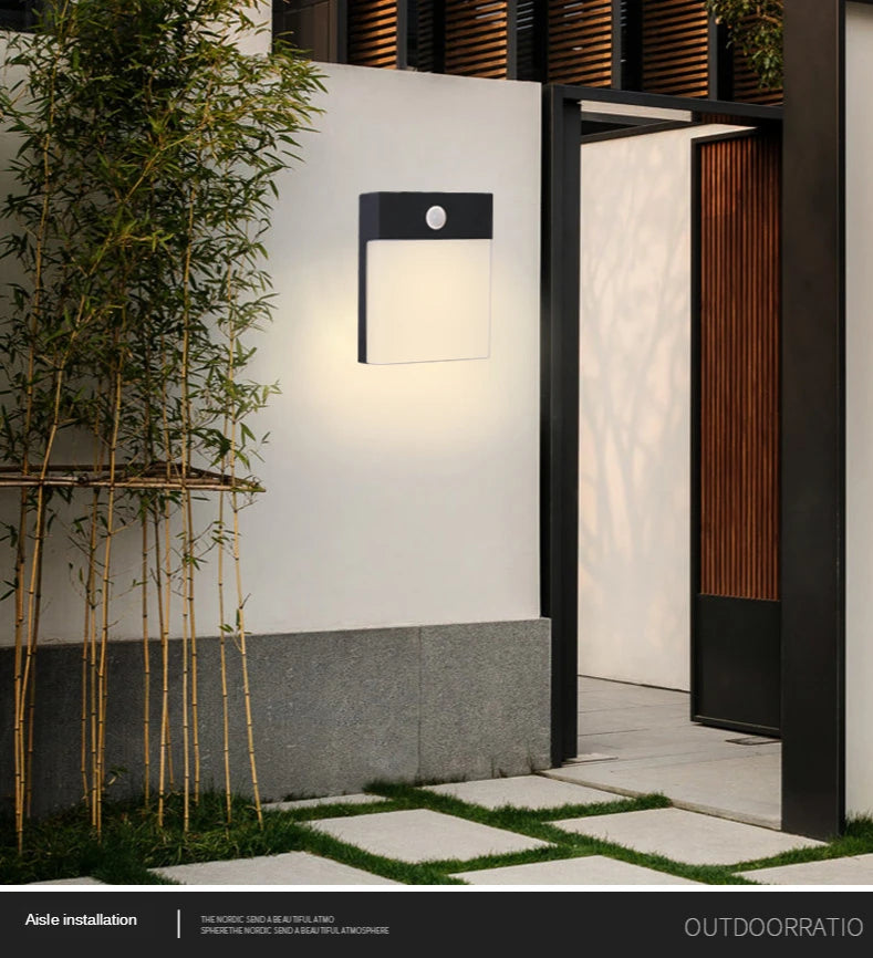 AutoGlow™ Garden Sensor Wall Lamp